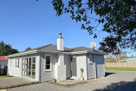 Photo of property in 20 Blake Street, Porangahau, 4293