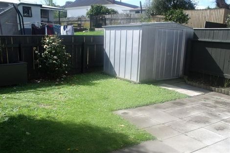 Photo of property in 2/7 Phillips Place, Havelock North, 4130
