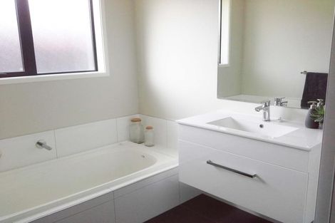 Photo of property in 50 Magnolia Drive, Westown, New Plymouth, 4310