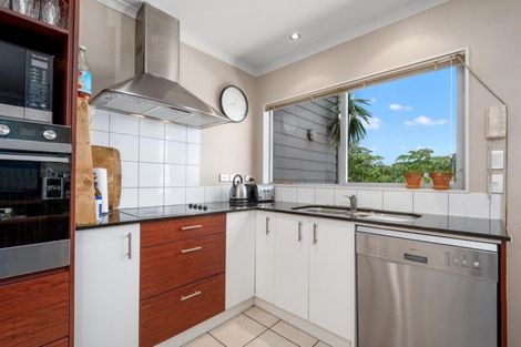 Photo of property in 2/50 May Street, Mount Maunganui, 3116
