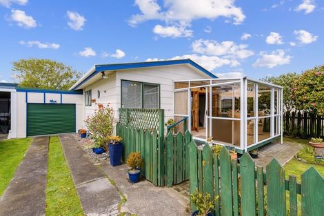 Photo of property in 17b Cypress Grove, Paraparaumu, 5032