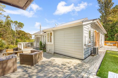 Photo of property in 88 Woodlands Park Road, Titirangi, Auckland, 0604