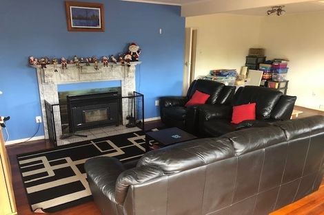 Photo of property in 93 Edgewater Drive, Pakuranga, Auckland, 2010