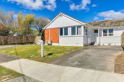 Photo of property in 3a Dido Place, Cannons Creek, Porirua, 5024