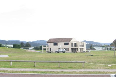 Photo of property in 3 Centreway, Pauanui, Hikuai, 3579
