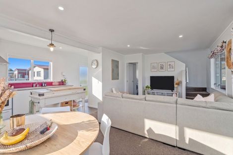 Photo of property in 24 Wells Place, Whitianga, 3510