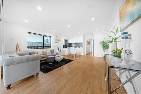 Photo of property in 66a Marine Parade, Mellons Bay, Auckland, 2014