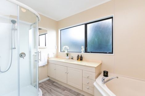 Photo of property in 49 Mana View Road, Paremata, Porirua, 5026