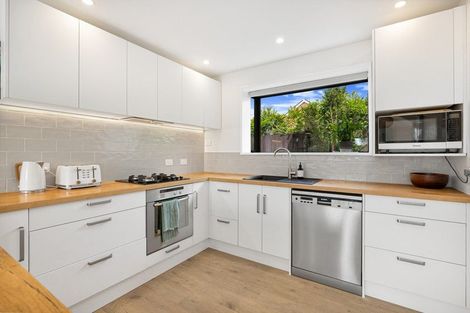 Photo of property in 20 Sheraton Place, Redwood, Christchurch, 8051