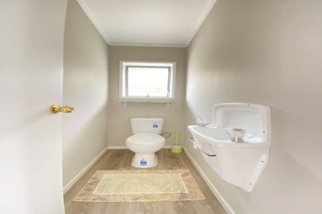Photo of property in 2/4 Crescent Hills Court, Northpark, Auckland, 2013