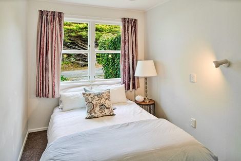 Photo of property in 30 Mana View Road, Paremata, Porirua, 5026