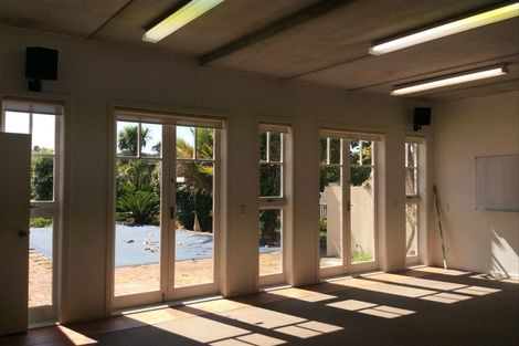 Photo of property in 80 Beechdale Crescent, Pakuranga Heights, Auckland, 2010