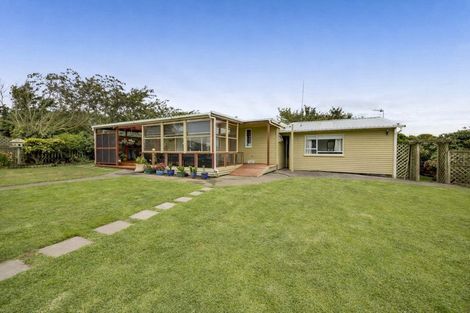 Photo of property in 15 Gilbert Street, Kakaramea, Patea, 4598