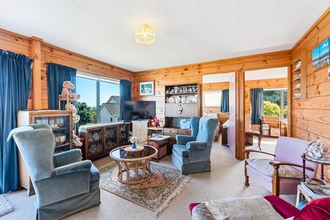 Photo of property in 16 Coventry Close, Ascot Park, Porirua, 5024