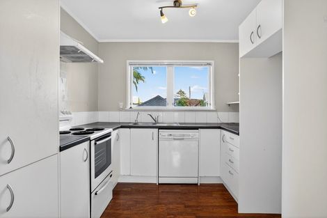 Photo of property in 3/155 Shakespeare Road, Milford, Auckland, 0620