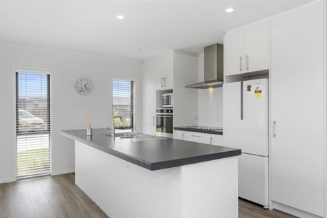 Photo of property in 23 Oka Street, Papamoa Beach, Papamoa, 3118