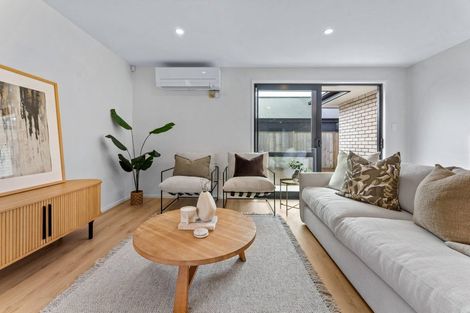 Photo of property in 2 Manatika Road, Karaka, Papakura, 2124