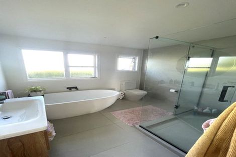 Photo of property in 8 Eskdale Road, Birkdale, Auckland, 0626