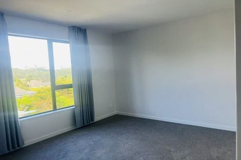 Photo of property in 33 Kotuitui Drive, Wainui, Silverdale, 0992