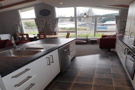 Photo of property in 28 Fitzgerald Street, Whitecliffs, Coalgate, 7673