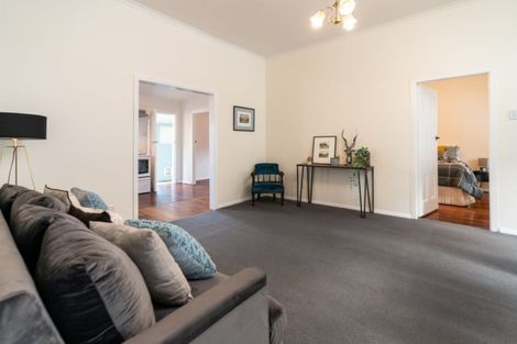Photo of property in 225 Sutherland Road, Lyall Bay, Wellington, 6022