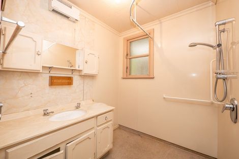 Photo of property in 184 Main South Road, Green Island, Dunedin, 9018