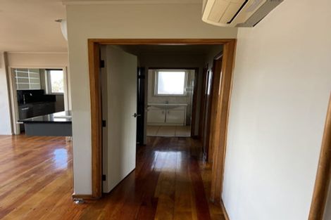 Photo of property in 41 Thornlow Street, Glendene, Auckland, 0602