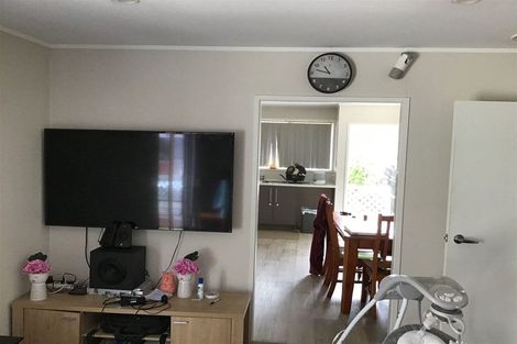 Photo of property in 1 Sandrine Avenue, Clover Park, Auckland, 2019