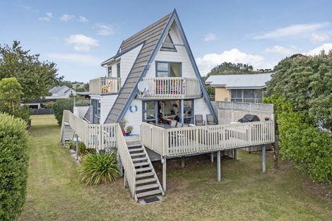 Photo of property in 55 Oyster Drive, Cooks Beach, Whitianga, 3591