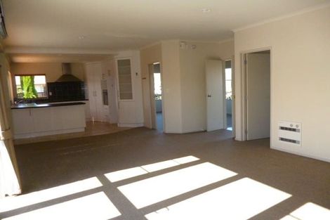 Photo of property in 2 Caulfield Place, Taradale, Napier, 4112