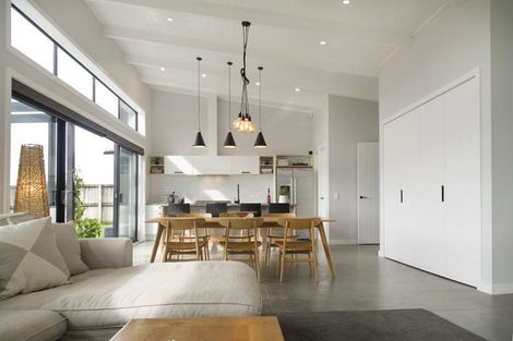 Photo of property in 2 Romeo Place, Whitianga, 3510