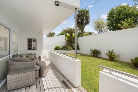 Photo of property in 1/30 Matipo Road, Mairangi Bay, Auckland, 0630