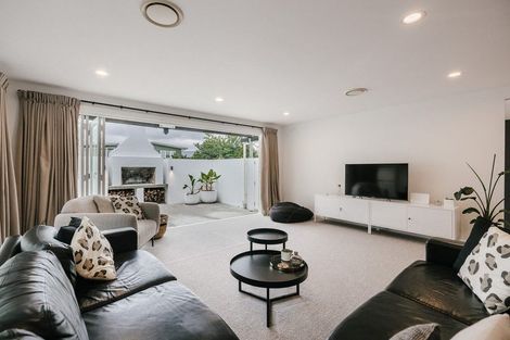 Photo of property in 24 Heatley Avenue, Hokowhitu, Palmerston North, 4410
