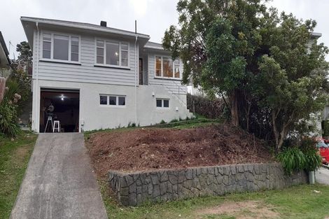 Photo of property in 103 Kenmore Street, Newlands, Wellington, 6037