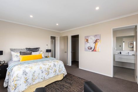 Photo of property in 30b Havana Rise, Grenada Village, Wellington, 6037