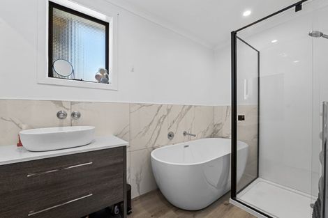 Photo of property in 14 Bromley Place, Westown, New Plymouth, 4310