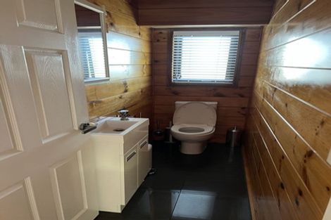 Photo of property in 12 Rifleman Rise, Unsworth Heights, Auckland, 0632