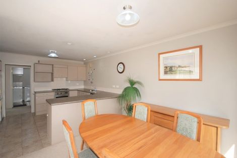 Photo of property in 28 Terracotta Drive, Blockhouse Bay, Auckland, 0600
