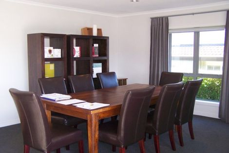 Photo of property in 46a Marine Parade, Mellons Bay, Auckland, 2014