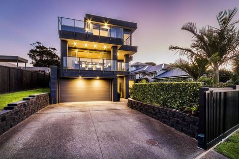 Photo of property in 33 Seacliffe Avenue, Belmont, Auckland, 0622