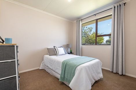 Photo of property in 12 Hillcrest Drive, Kelvin Grove, Palmerston North, 4414