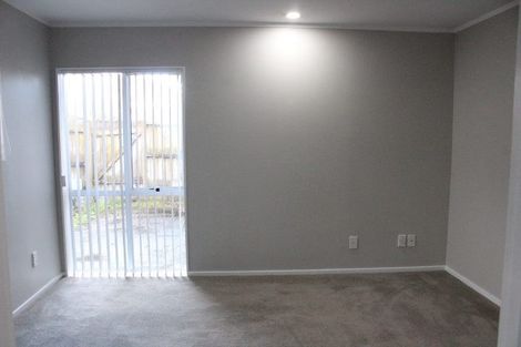 Photo of property in 6 Veagh Place, Highland Park, Auckland, 2010