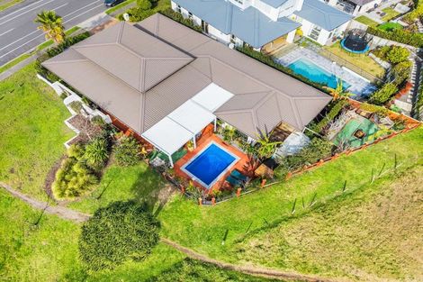 Photo of property in 70 Palm Springs Boulevard, Papamoa Beach, Papamoa, 3118