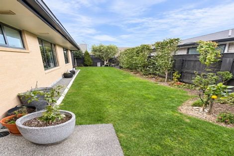 Photo of property in 2 Angus Place, Carterton, 5713