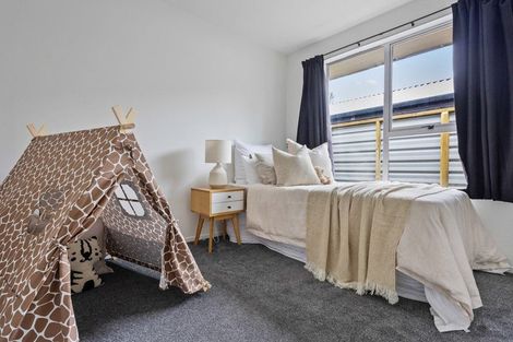 Photo of property in 25 Dunbarton Street, Redwood, Christchurch, 8051