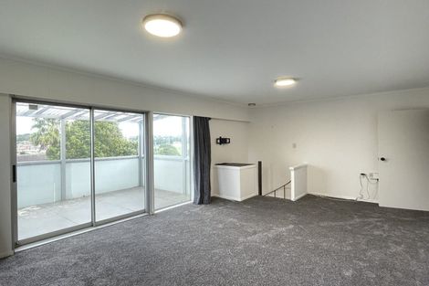 Photo of property in 22 Redwood Drive, Massey, Auckland, 0614