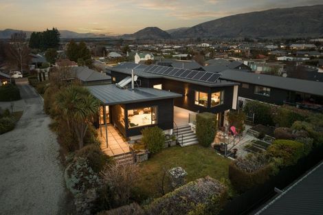 Photo of property in 187 Stone Street, Wanaka, 9305