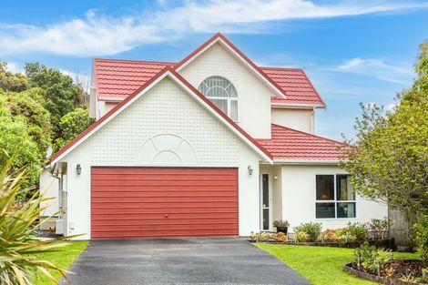 Photo of property in 21 Saunders Close, Whitby, Porirua, 5024