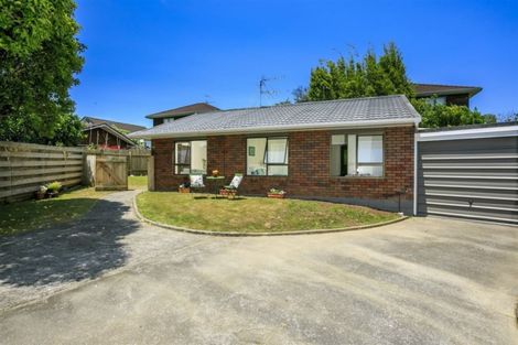 Photo of property in 2/149 Chivalry Road, Glenfield, Auckland, 0629