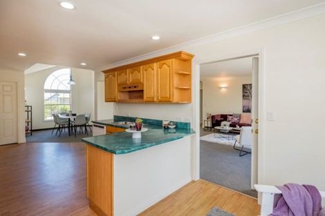 Photo of property in 12 Marewa Place, Waikanae Beach, Waikanae, 5036